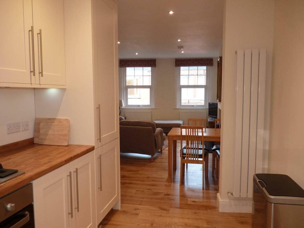 Brockenhurst Apartments エクステリア 写真