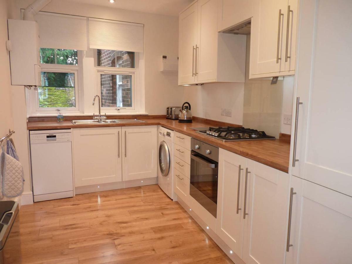 Brockenhurst Apartments エクステリア 写真