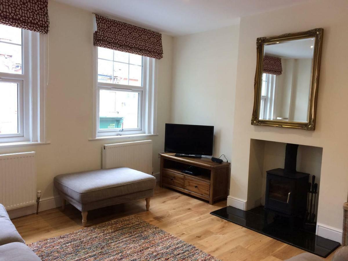 Brockenhurst Apartments エクステリア 写真